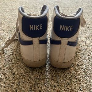 Nike blazers shawdows size 7Y